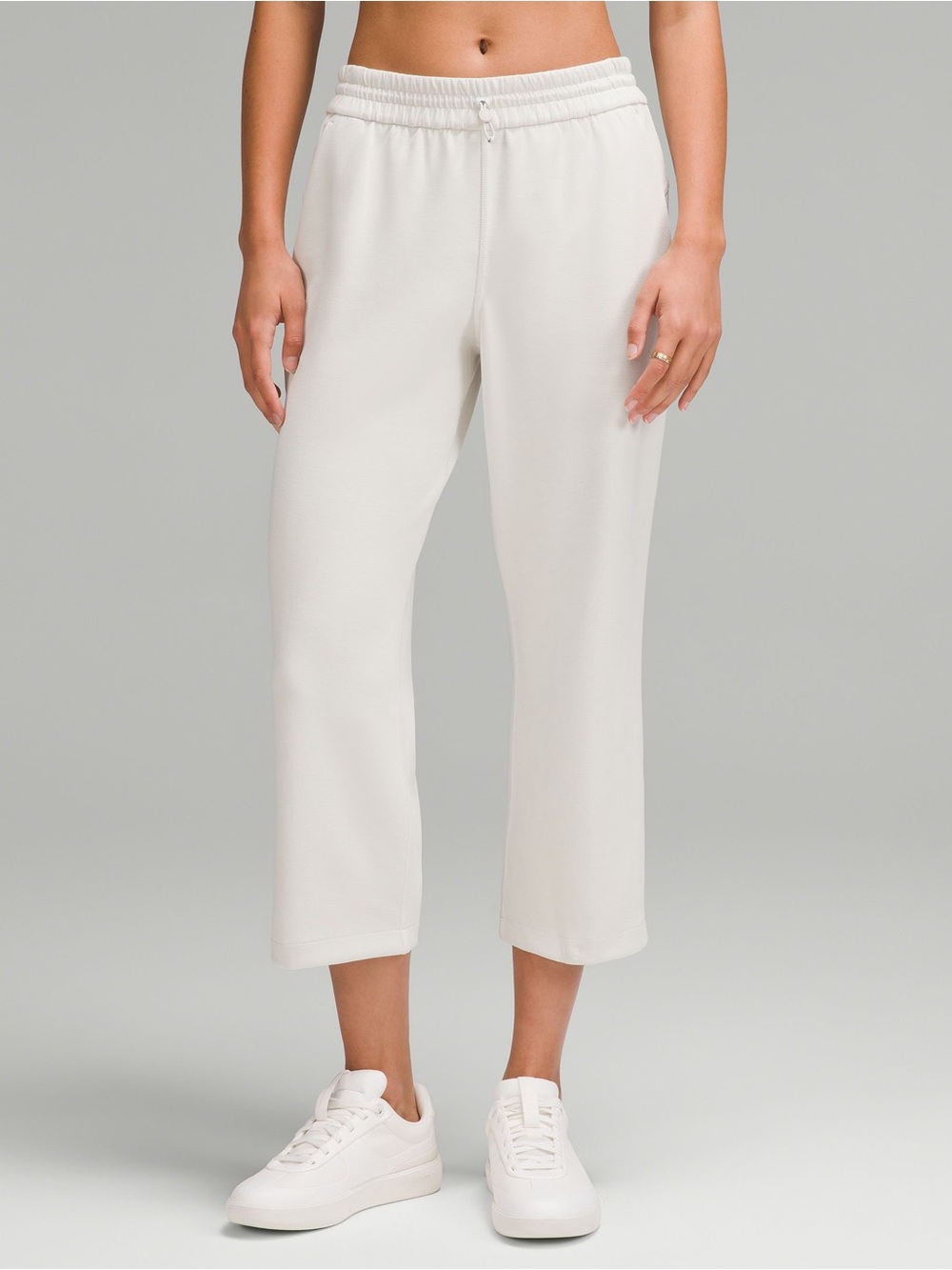 Lululemon Softstream High-rise straight leg cropped pants size 4